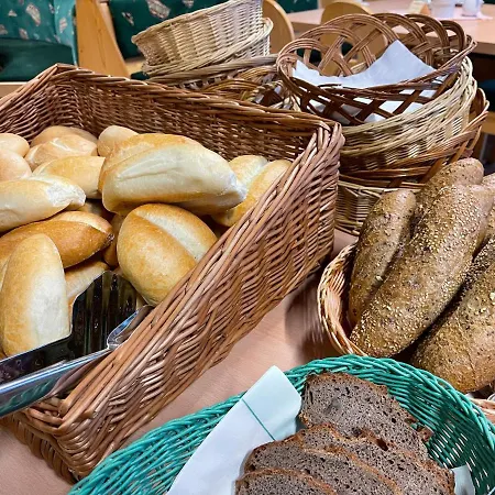 Gastehaus Lackner Bed & Breakfast *